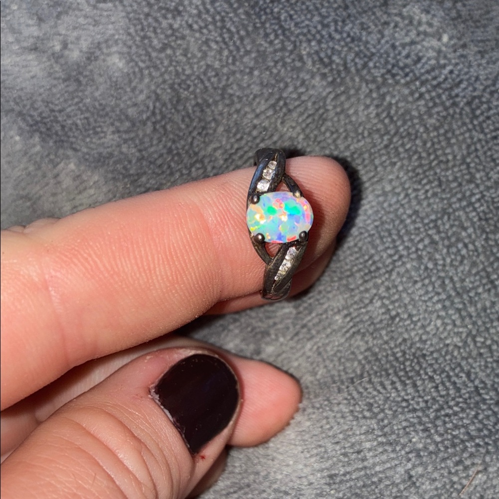 Avon Sterling Silver Opal Ring - Picture 7 of 9